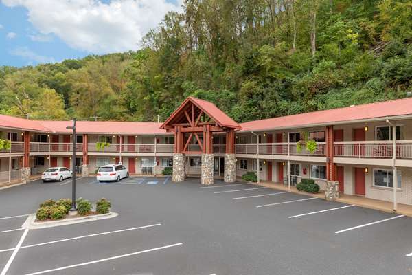 econo lodge in cherokee nc