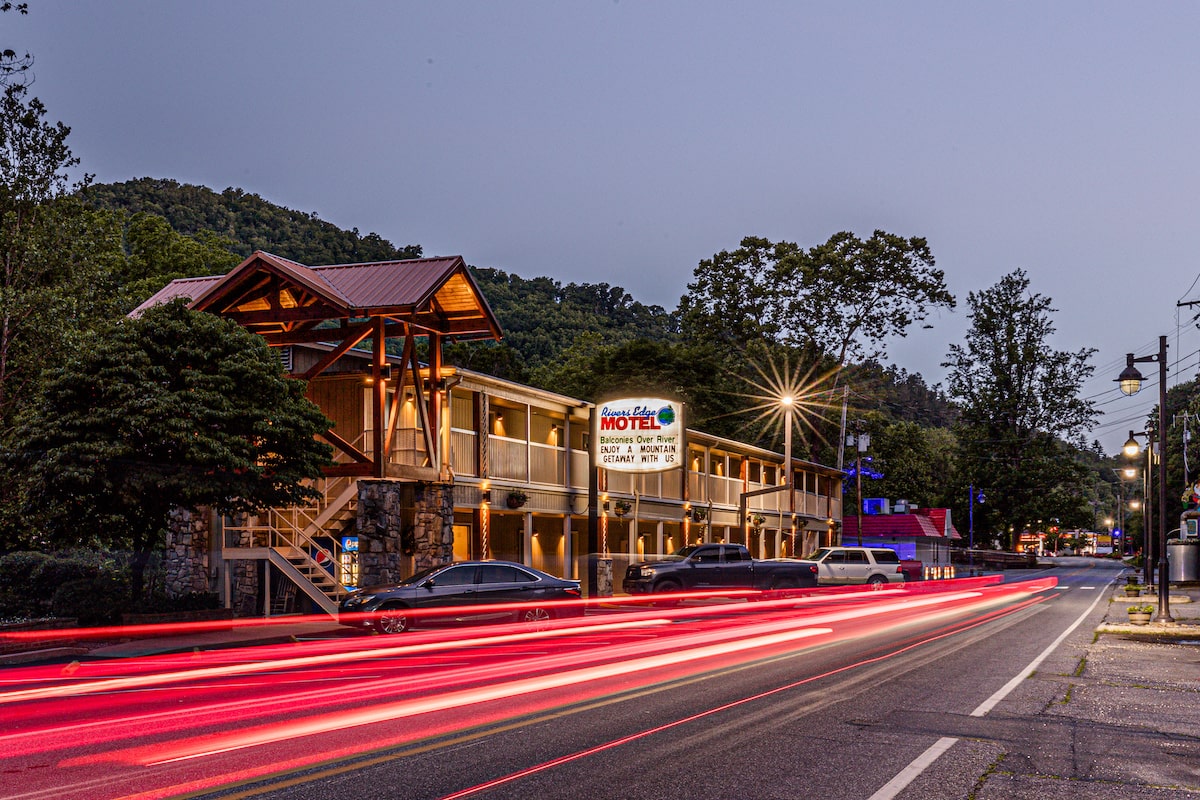 rivers edge motel